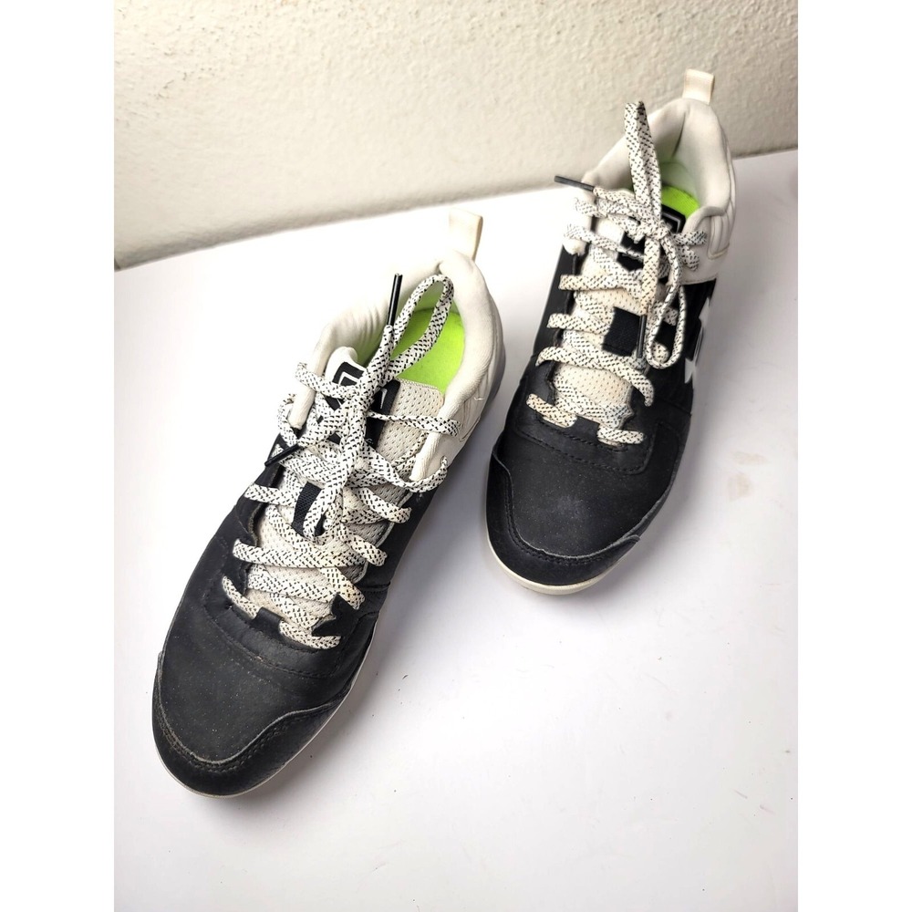 Under Armour Men's Black & White Soccer Cleats Size 7